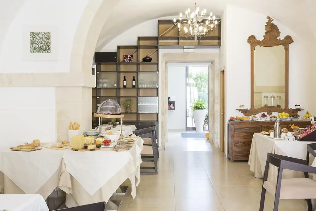 Hotel Novecento Scicli 4*,  Italien